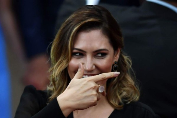 Bolsonaro niega que su esposa ordenara retirar imágenes católicas