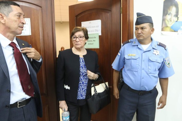 Luis Zelaya no llegó a la audiencia de conciliación con su madre