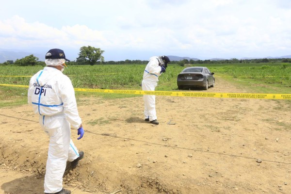 Lo bajan de un carro y lo asesinan frente a amigos
