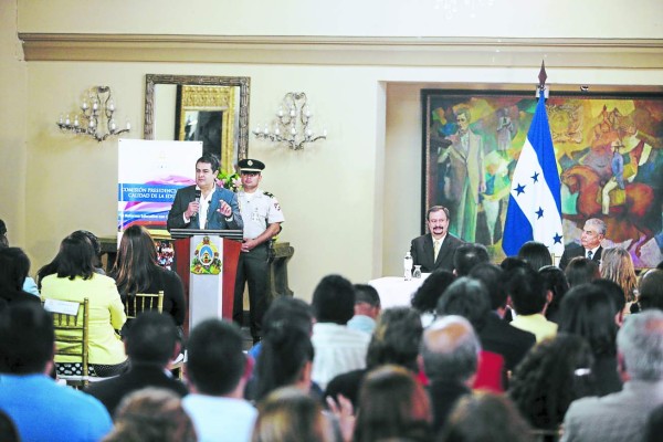 Descentralización educativa en Honduras empieza en el 2015