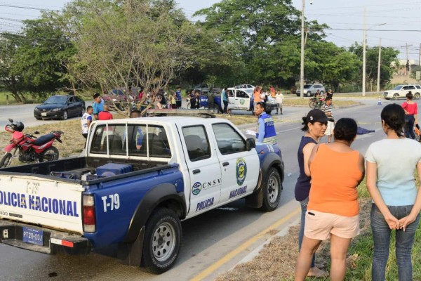 Adolescente fallece tras caer de vehículo pickup