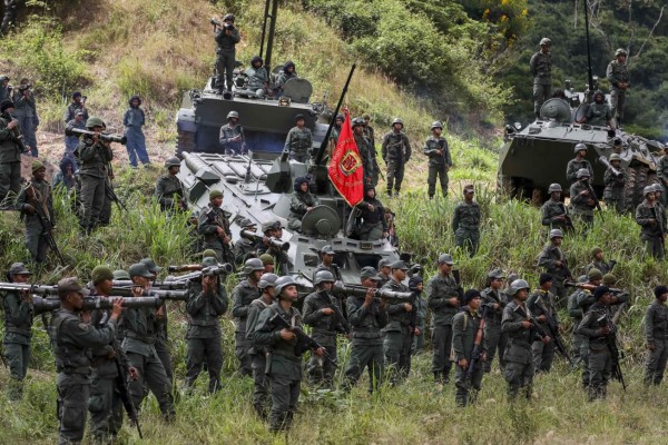 Más de 900,000 soldados y civiles a ejercicios militares en Venezuela