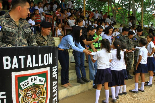 170 niños hondureños están listos para servir a la Patria