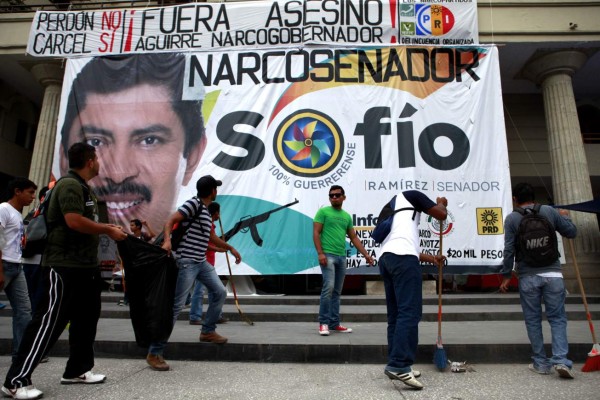 Separan de su cargo a alcalde prófugo de Iguala, México