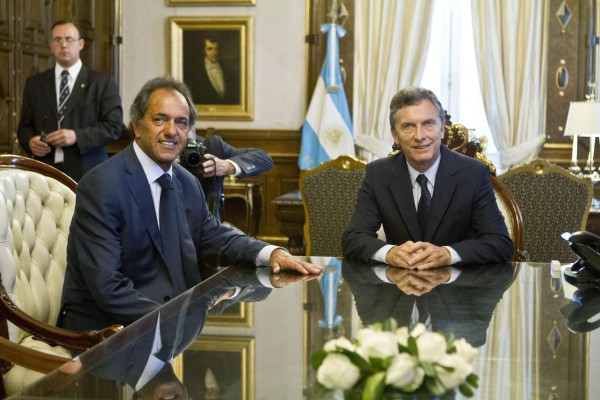 Macri inicia su mandato con ronda de diálogo con opositores argentinos