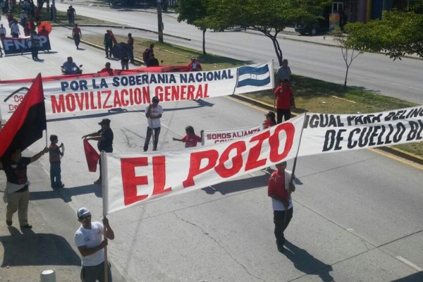 Resistencia marcha en protesta en San Pedro Sula
