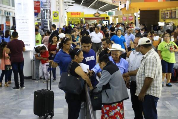 Sigue temporada alta en el aeropuerto Ramón Villeda Morales