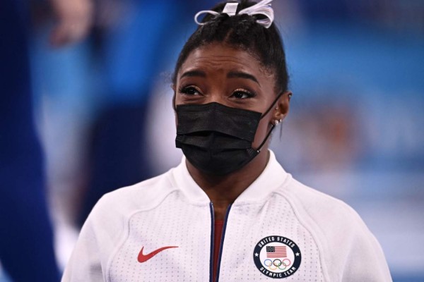 Simone Biles abandonó competencia por problemas mentales: 'Tengo demonios'