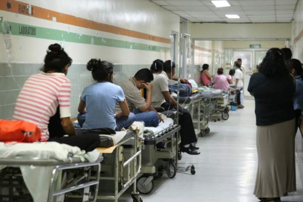 Cuatro personas resultan quemadas por manipular pólvora en San Pedro Sula