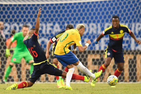 Brasil vence 2-1 a Colombia en octava fecha del premundial sudamericano