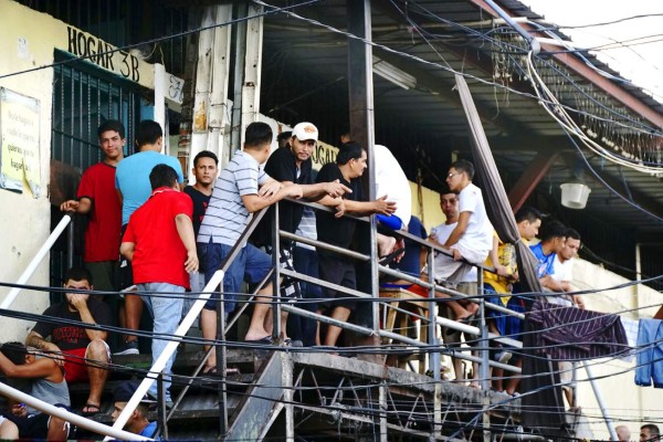 Los últimos 791 reos serán trasladados esta mañana del Centro Penal Sampedrano