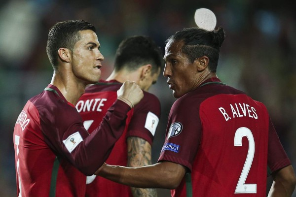Portugal y Cristiano Ronaldo cumplen ante Letonia
