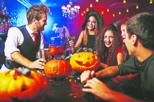 ¡Noches de aterradoras fiestas!