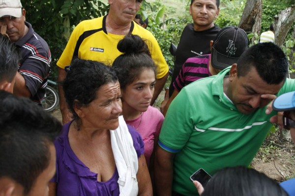 En fosas comunes encuentran restos de seis personas