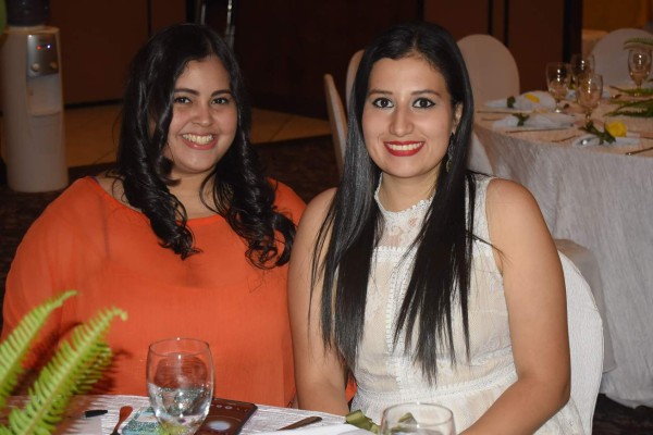 18 aniversario de las damas Fihnec