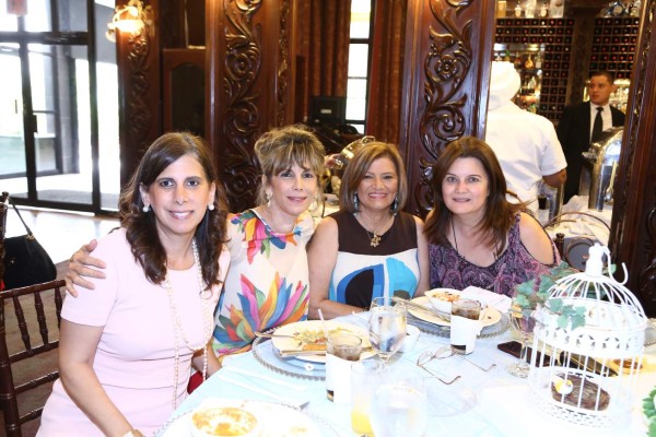 Mañana de alegría y emoción maternal