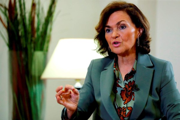 Vicepresidenta del Gobierno español, Carmen Calvo, da positivo por coronavirus