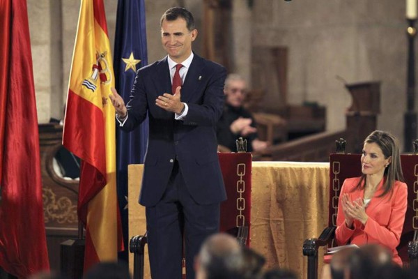 Príncipe Felipe dice que se dedicará a servir a España como nación unida y diversa
