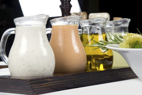 Consuma aderezos y vinagretas con pocas calorías