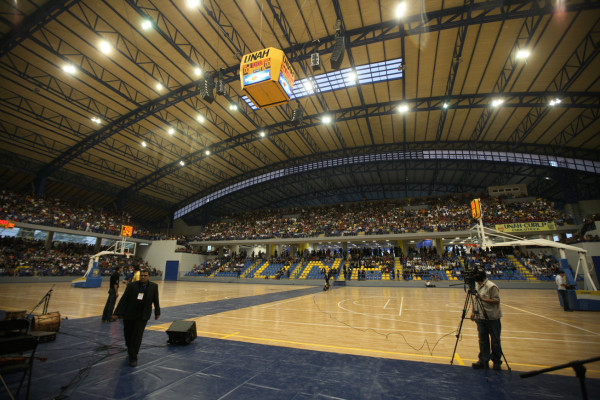La Unah inaugura polideportivo