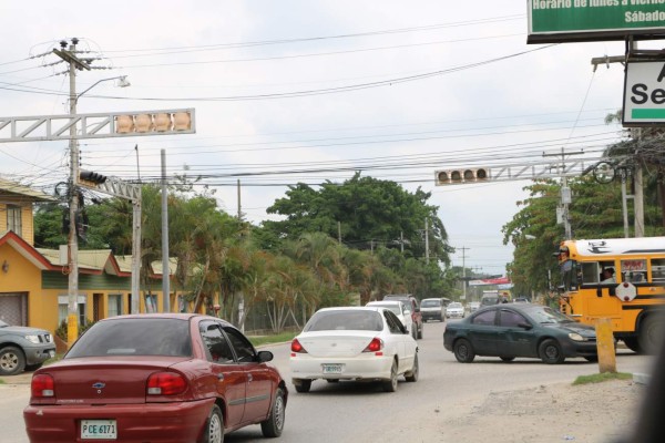 Más de 100,000 lempiras requieren para reparar semáforos de La Lima