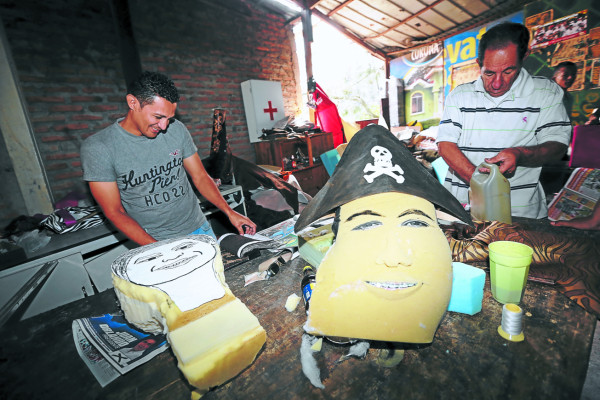 Quemarán monigotes para despedir 2013