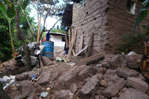 '¡Papi, sáqueme de aquí!”, clamaba entre los escombros que dejó la explosión