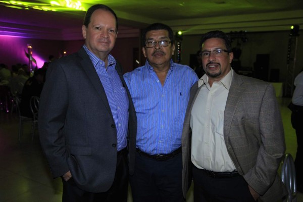 Graduación de Nathalie y Melissa Wolozny