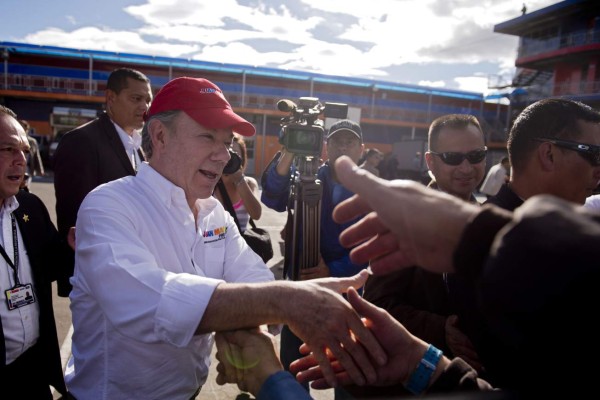 Empate técnico entre Santos y Zuluaga en Colombia