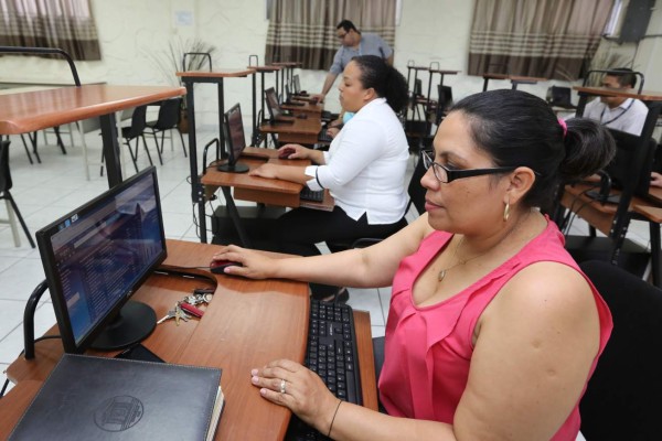 La Universidad Pedagógica analizan abrir más centros a distancia