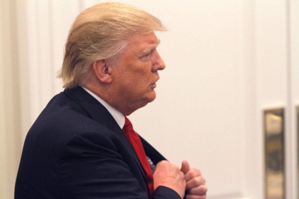 Anonymous revela número de celular de Donald Trump