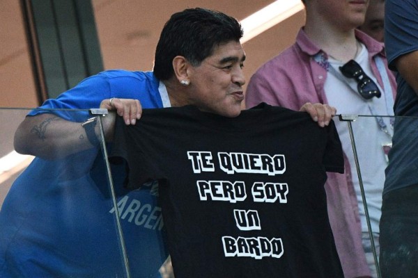 Maradona sigue a Argentina a San Petersburgo y elogia a Uruguay y Colombia