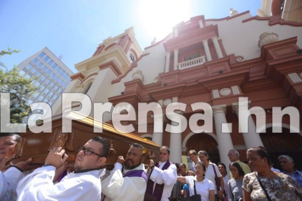 Feligresía sampedrana da último adiós al padre Saturnino Senis