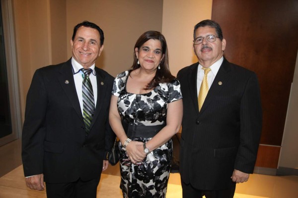 Club Rotario San Pedro Sula honra a dos sampedranos