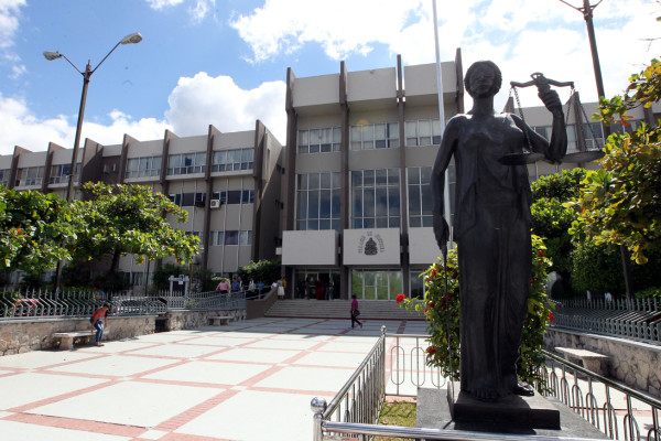 Corte inicia trámite para definir cinco casos de extradición de hondureños