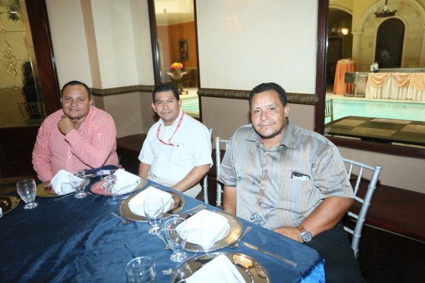 Grupo Opsa festeja a los padres