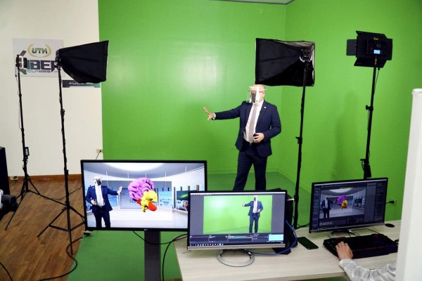 Más de L9.8 millones invierte al año la UTH en ciencia y tecnología