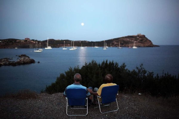 Fotos: la superluna encanta a los amantes de la astronomía