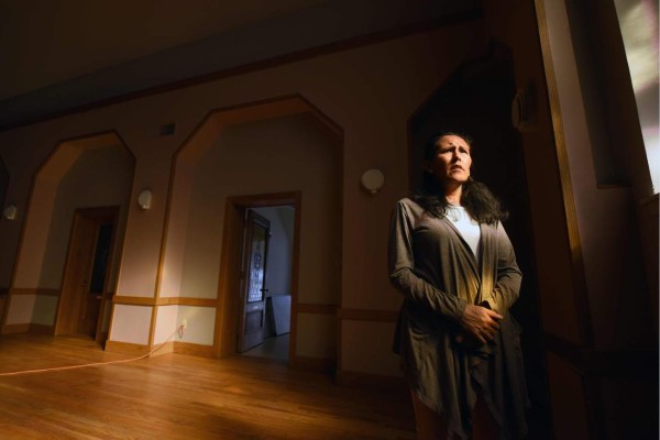 Indocumentada se refugia en iglesia para evitar deportación