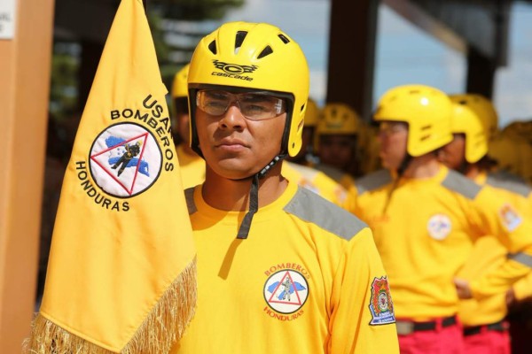 Reconocen heroica labor de bomberos hondureños en su día
