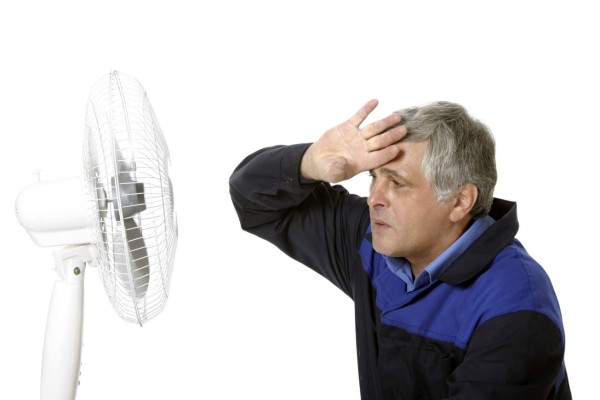 Los ventiladores podrían no ser una buena opción para que las personas mayores se refresquen