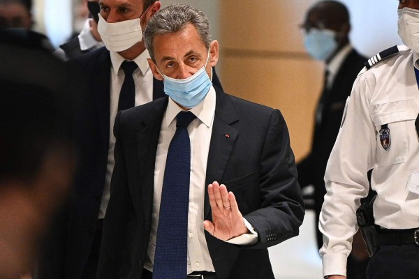 Expresidente francés Nicolas Sarkozy condenado a 3 años de cárcel por corrupción