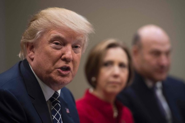 Tres estados se unen a demanda contra decreto de Trump