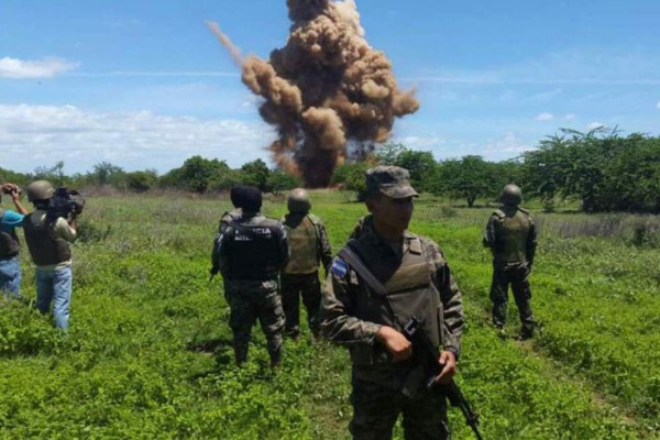 Honduras destruye tercera pista clandestina usada para narcotráfico en 2020