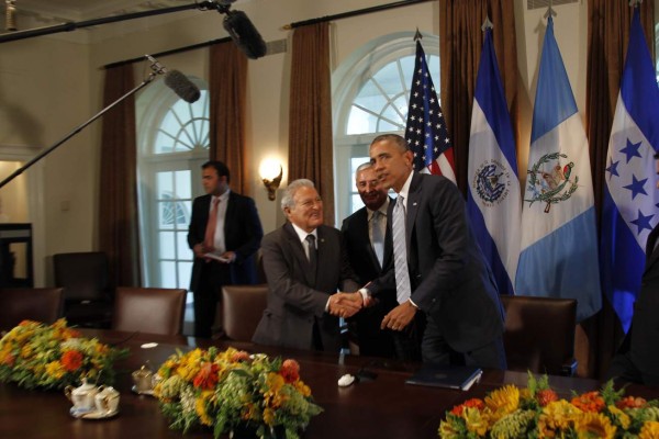 Sánchez Cerén espera que a Obama le aprueben $3,700 millones