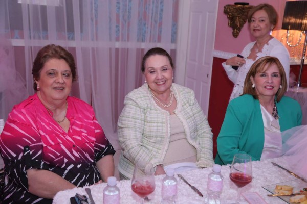 Fiesta maternal para Ana María de Guillén