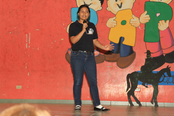 En la Escuela Internacional Sampedrana forman líderes en oratoria