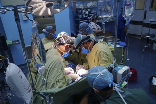 Hospital Leonardo Martínez:practican cirugías de corazón a niños