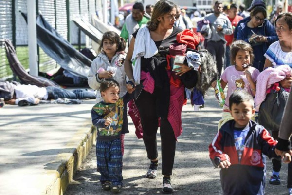 El Gobierno de EEUU insiste en detener indefinidamente a los niños migrantes