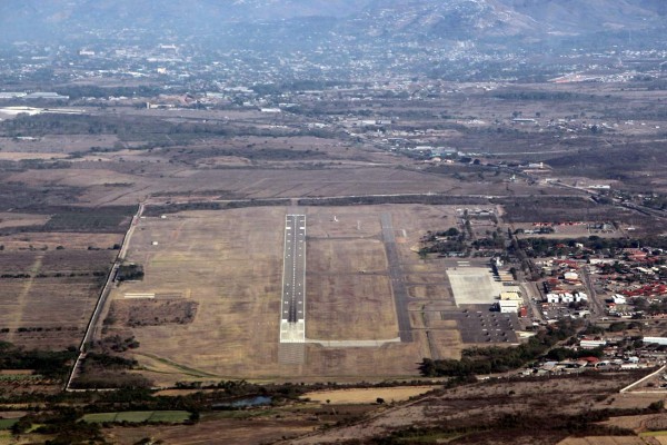 Honduras firmará mañana concesión de Palmerola